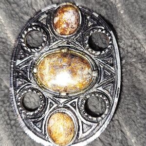 Vintage 1950s Oval Miracle Celtic Style Silver Tone Brooch w/ Agate Gemstones